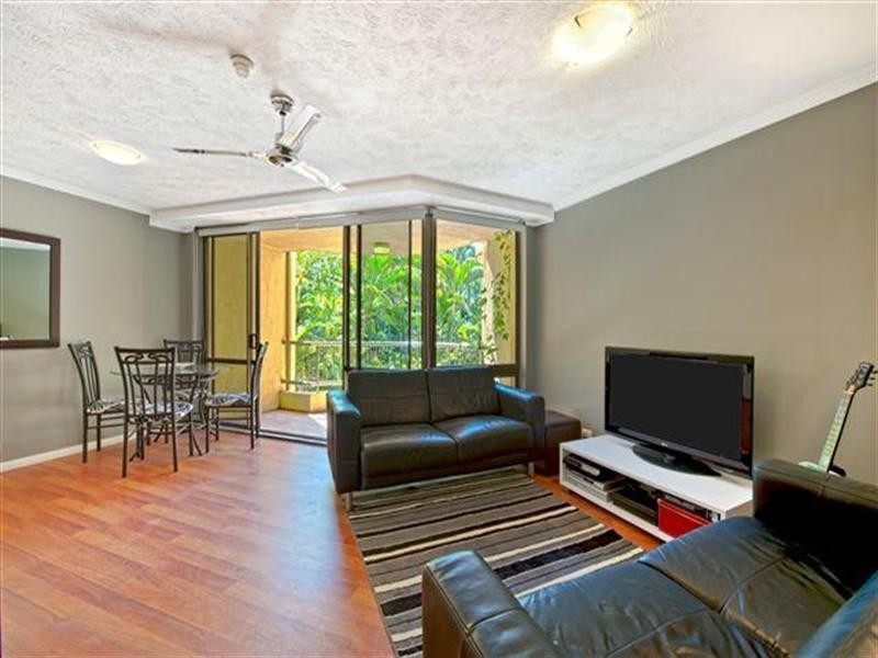 38 Enderley Avenue, Surfers Paradise QLD 4217