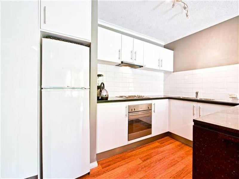 38 Enderley Avenue, Surfers Paradise QLD 4217