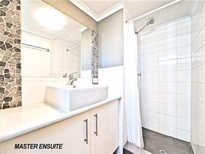 38 Enderley Avenue, Surfers Paradise QLD 4217