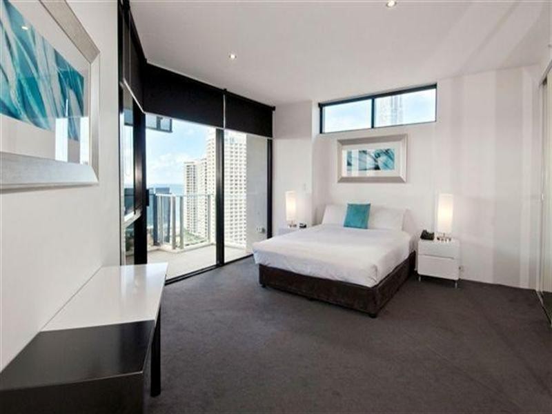 9 Ferny Avenue, Surfers Paradise QLD 4217