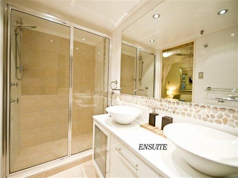 4 Old Burleigh Road, Surfers Paradise QLD 4217