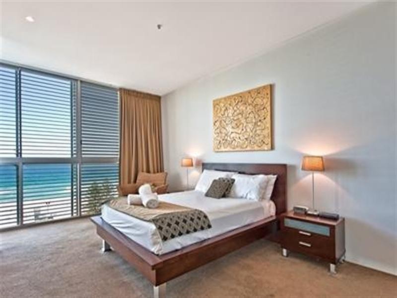 159 Old Burleigh Road, Broadbeach QLD 4218