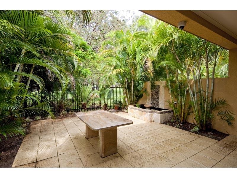 2 14 Vespa Crescent, Surfers Paradise QLD 4217