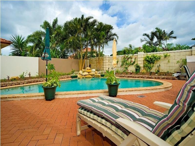 6 Parkwater Point, Helensvale QLD 4212