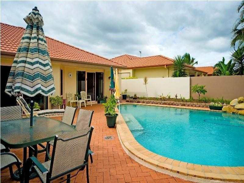 6 Parkwater Point, Helensvale QLD 4212