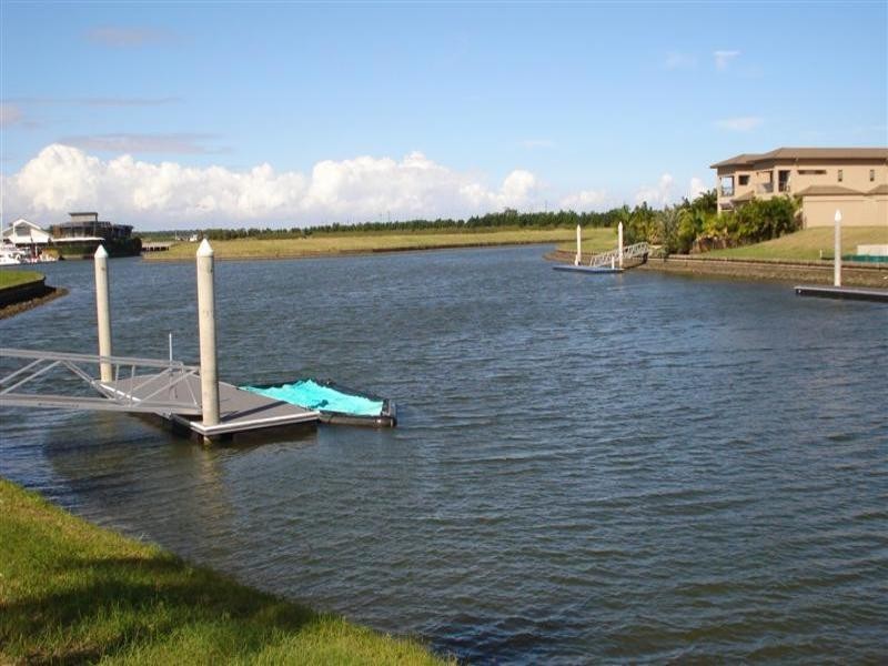 2634 Virginia Drive, Hope Island QLD 4212