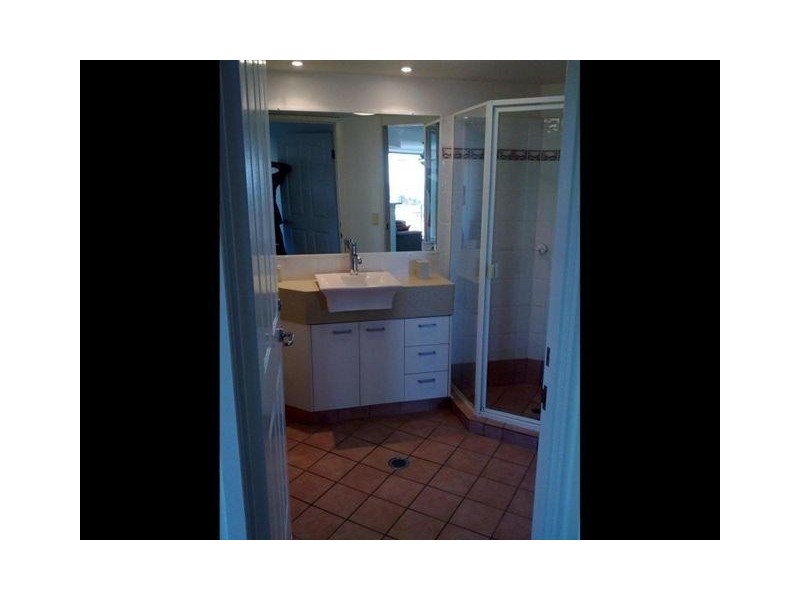 3C Emerald Sands.2 Fern Street, Surfers Paradise QLD 4217