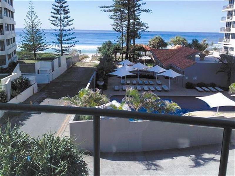 3C Emerald Sands.2 Fern Street, Surfers Paradise QLD 4217