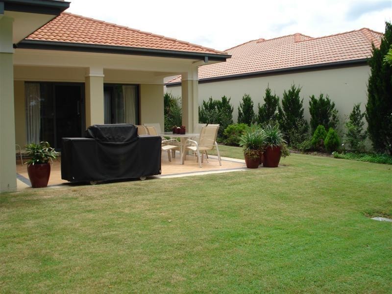2006 Gracemere Gardens Circuit, Hope Island QLD 4212