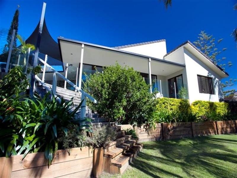 11 Apollo Avenue, Mermaid Waters QLD 4218