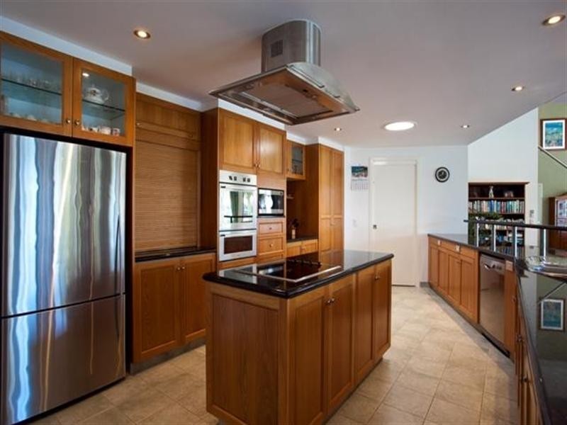 11 Apollo Avenue, Mermaid Waters QLD 4218