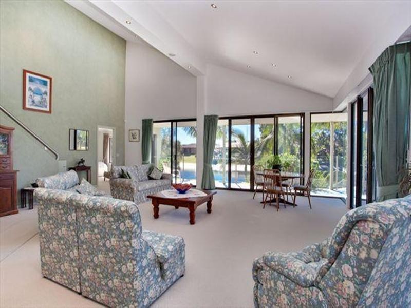 11 Apollo Avenue, Mermaid Waters QLD 4218