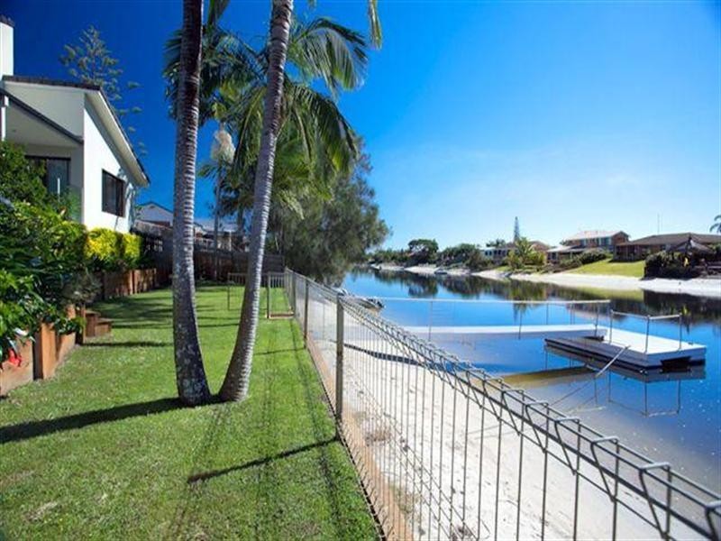 11 Apollo Avenue, Mermaid Waters QLD 4218