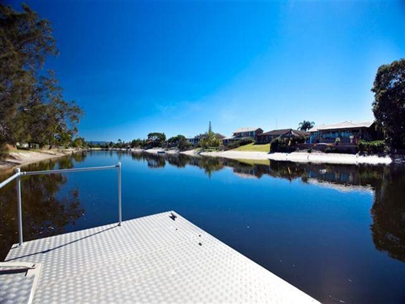 11 Apollo Avenue, Mermaid Waters QLD 4218
