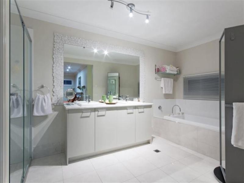 6201 Bolsena Circuit, Hope Island QLD 4212