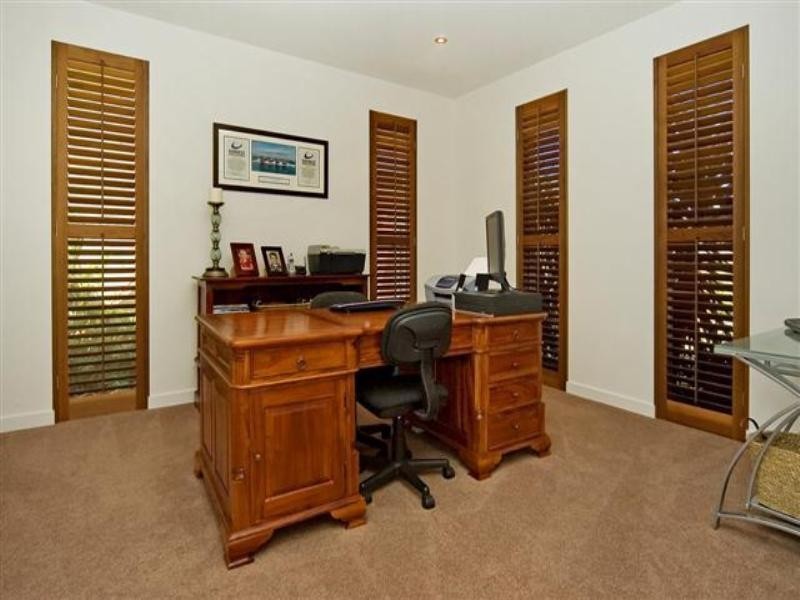 2504 Cressbrook Drive, Hope Island QLD 4212