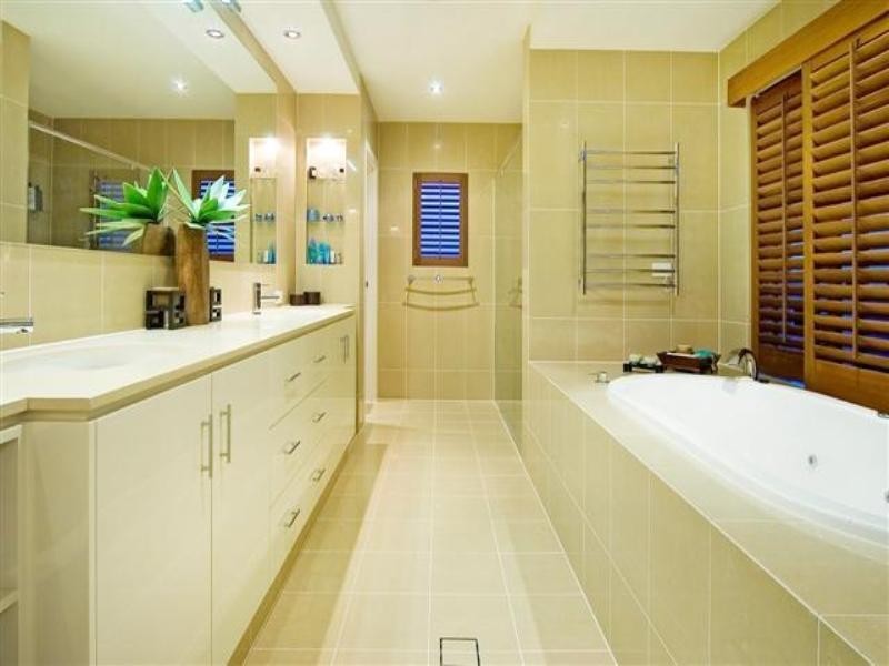 2504 Cressbrook Drive, Hope Island QLD 4212