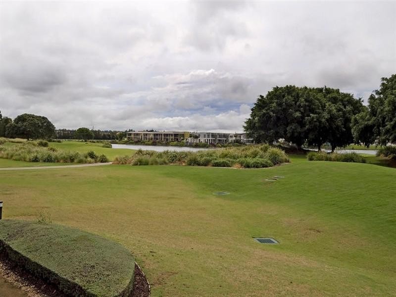 8424 Magnolia Drive East, Hope Island QLD 4212