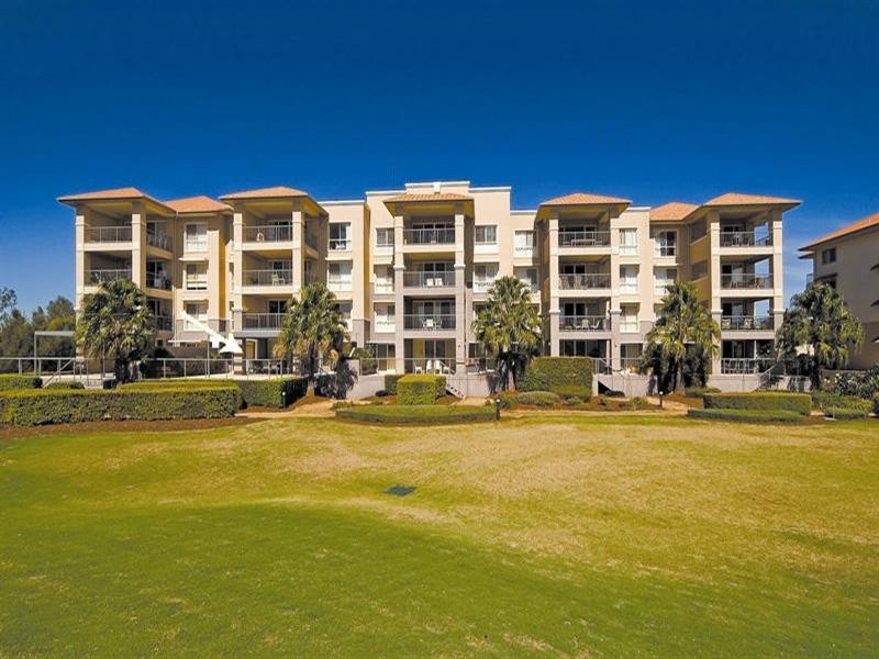 8424 Magnolia Drive East, Hope Island QLD 4212