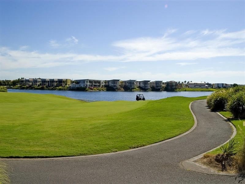 8424 Magnolia Drive East, Hope Island QLD 4212