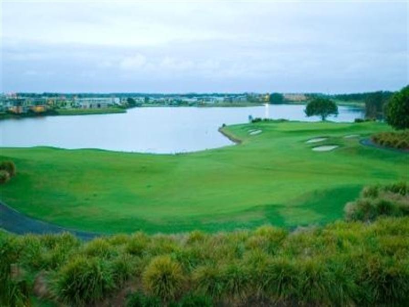 8424 Magnolia Drive East, Hope Island QLD 4212