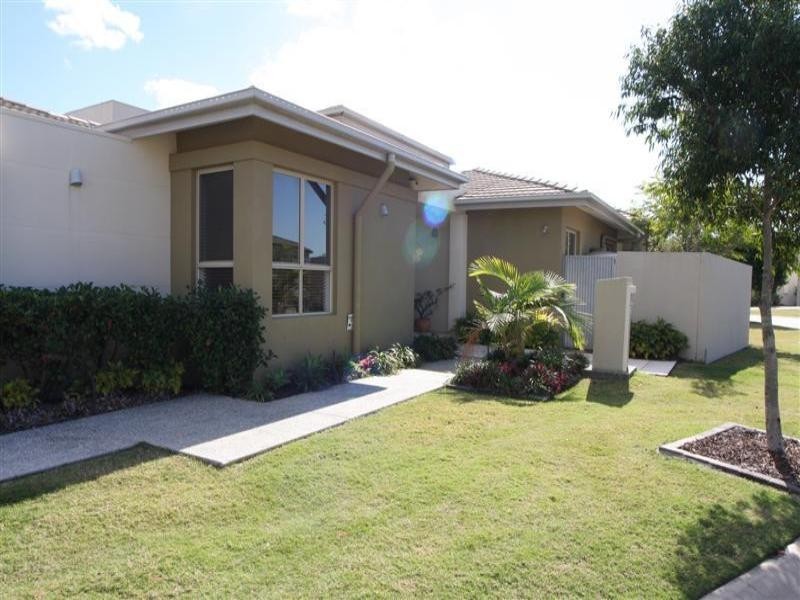 6112 Bolsena Circuit, Hope Island QLD 4212