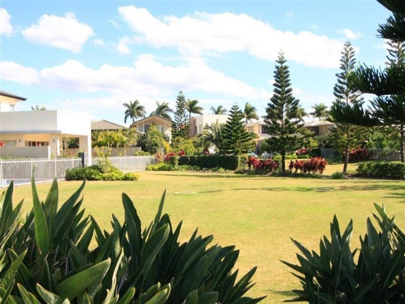 6112 Bolsena Circuit, Hope Island QLD 4212