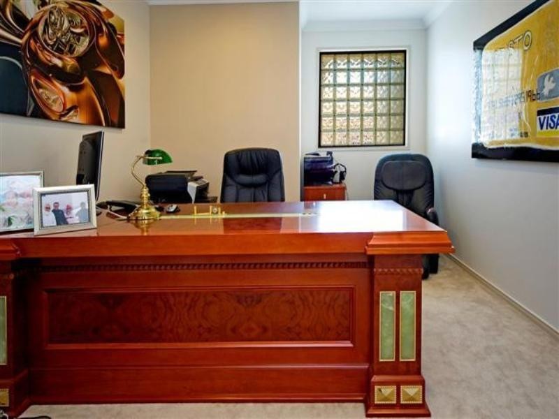 2130 Carlton Drive, Hope Island QLD 4212