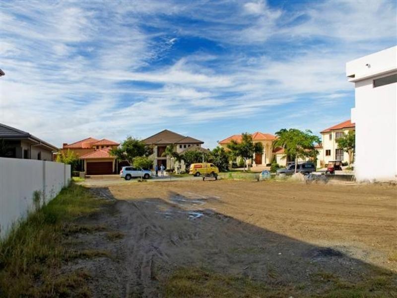 2335 Cressbrook Drive, Hope Island QLD 4212
