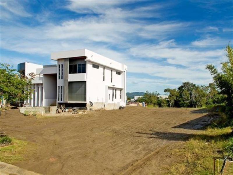 2335 Cressbrook Drive, Hope Island QLD 4212