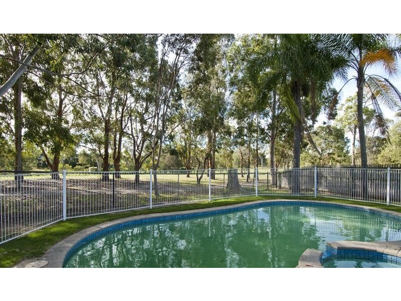 24 Greg Norman Drive, Parkwood QLD 4214