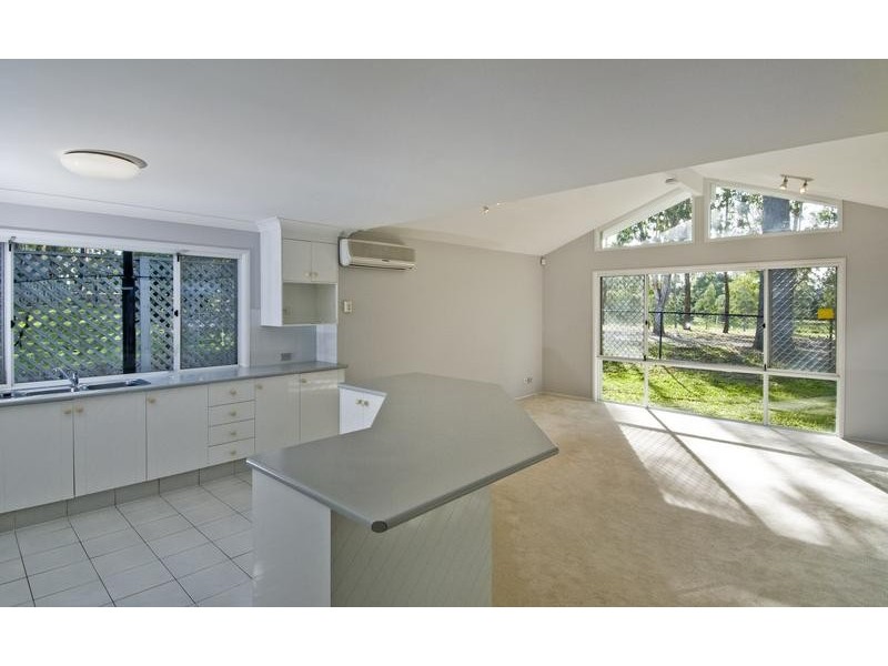 24 Greg Norman Drive, Parkwood QLD 4214