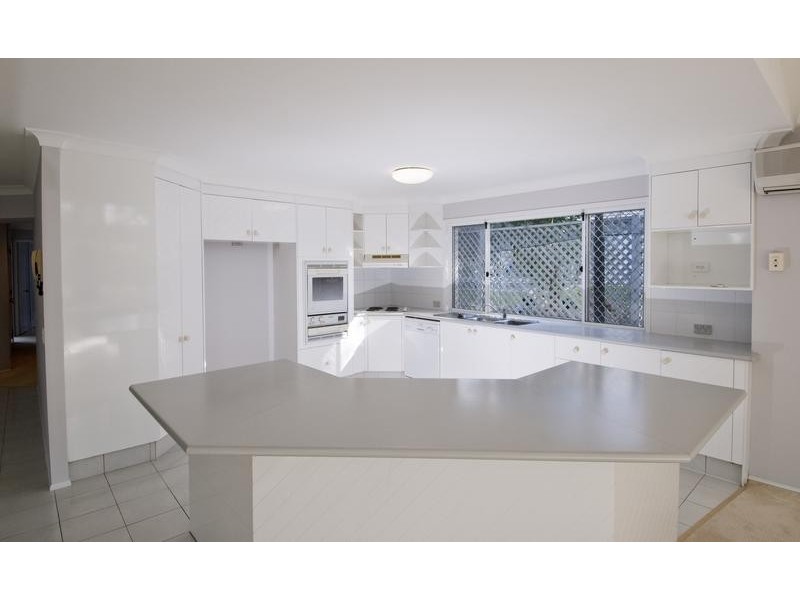 24 Greg Norman Drive, Parkwood QLD 4214