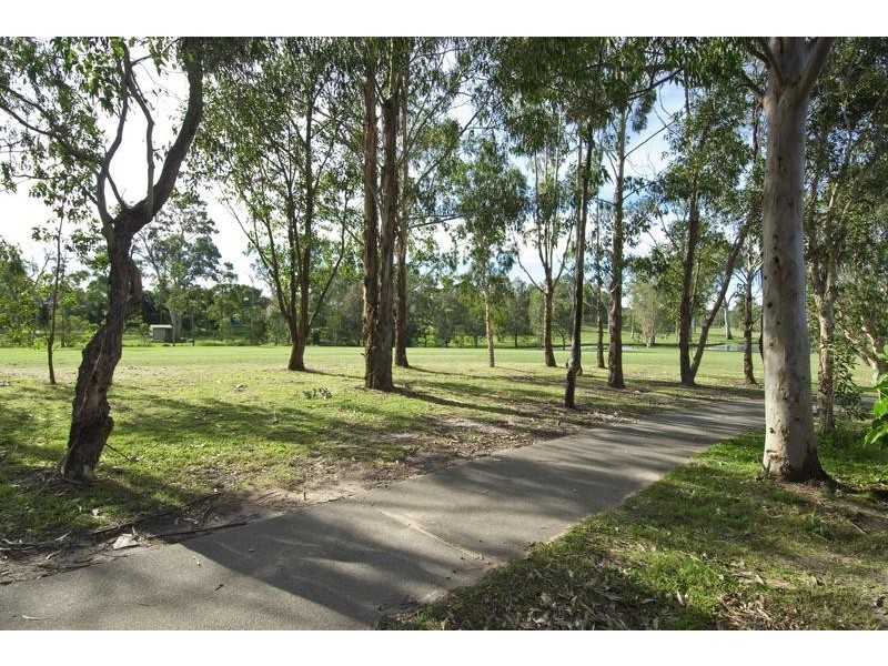 24 Greg Norman Drive, Parkwood QLD 4214