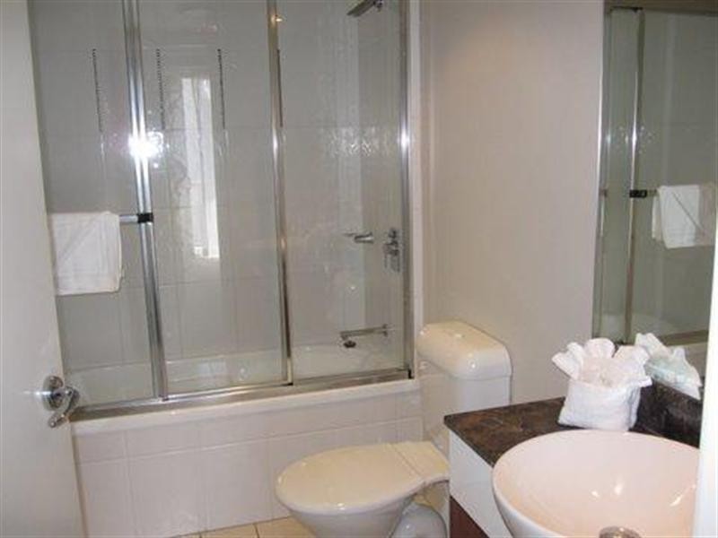 23 Ferny Avenue, Surfers Paradise QLD 4217