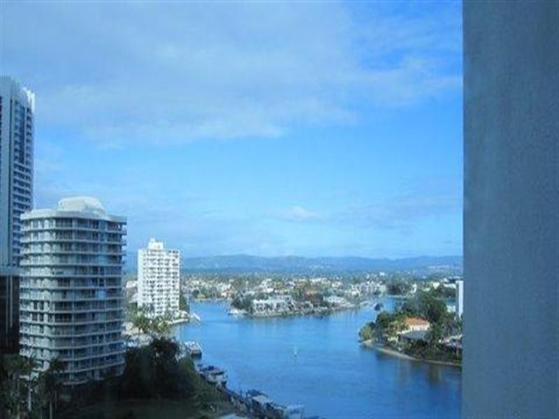 23 Ferny Avenue, Surfers Paradise QLD 4217