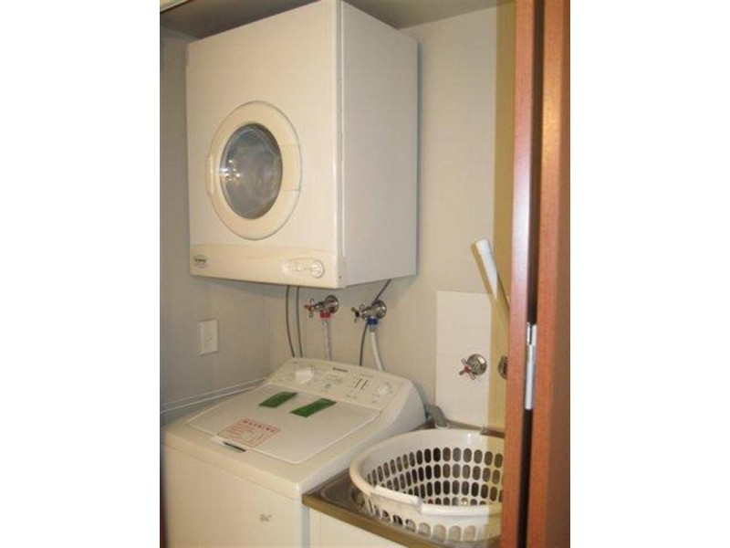 23 Ferny Avenue, Surfers Paradise QLD 4217