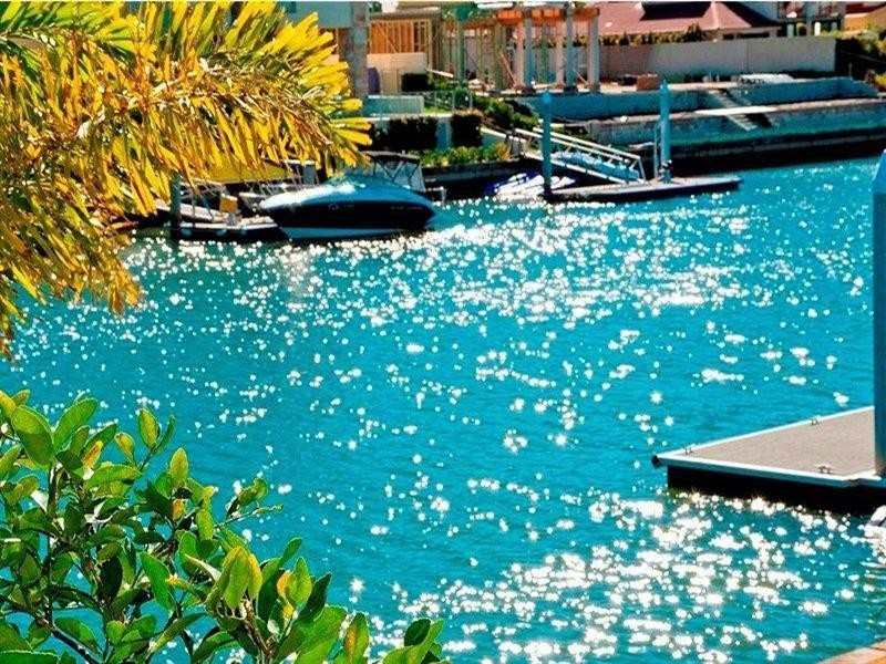 2152 Beaufort Way, Hope Island QLD 4212