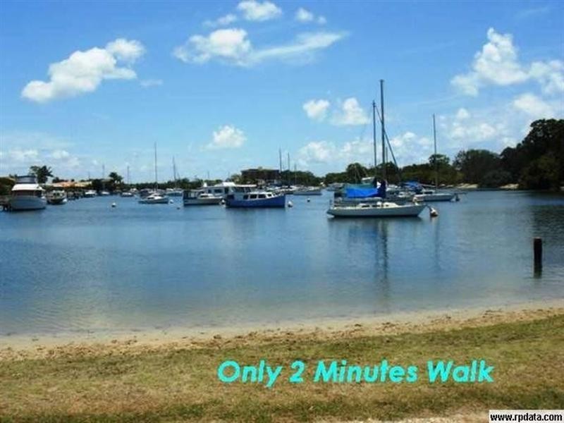 19 Drake Avenue, Paradise Point QLD 4216