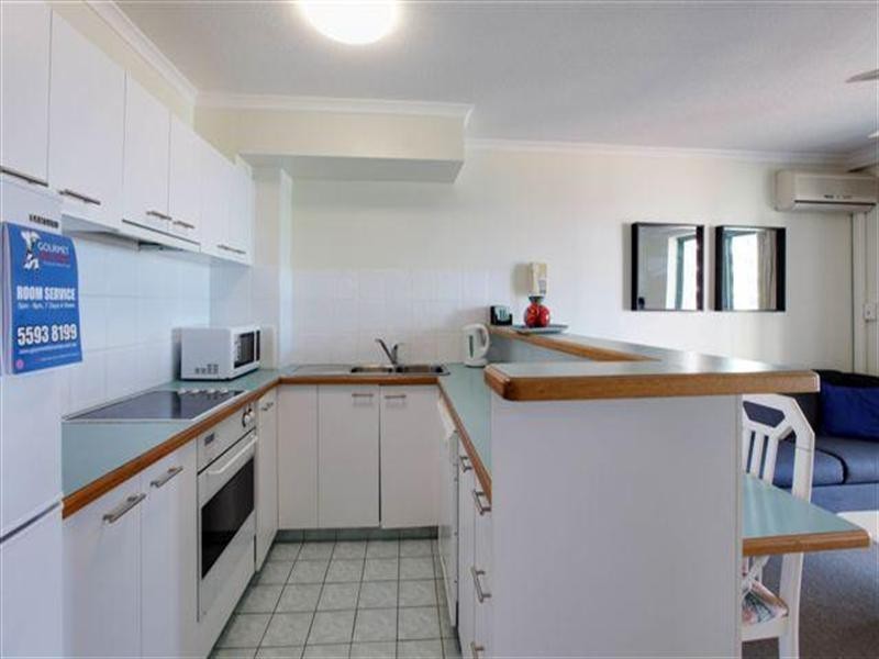 2 Fern Street, Surfers Paradise QLD 4217