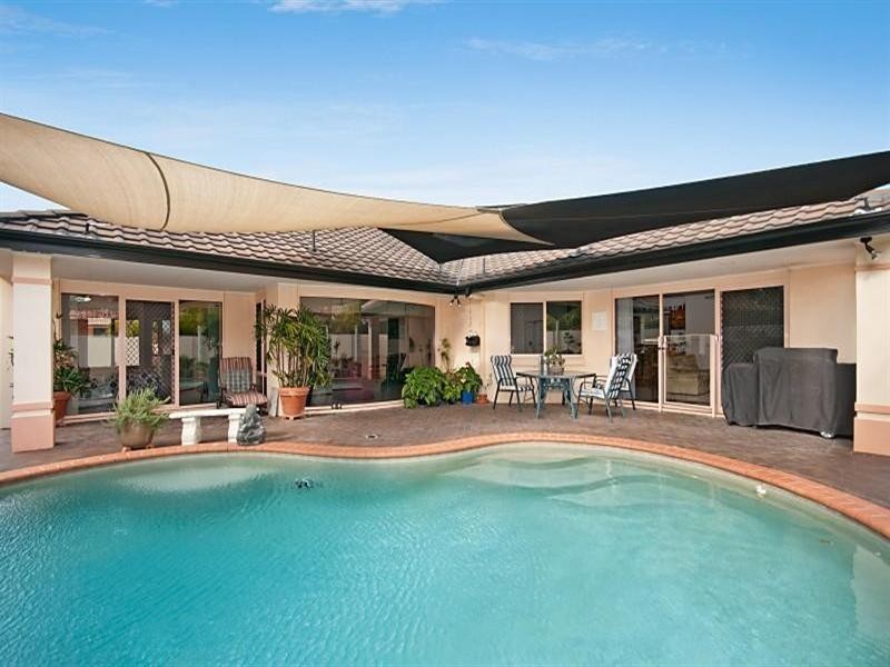 41 Deborah Avenue, Benowa QLD 4217