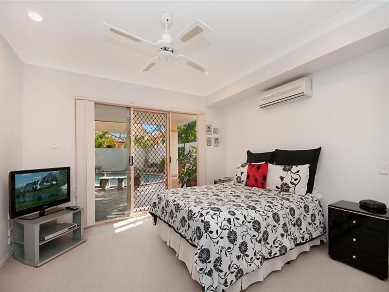 41 Deborah Avenue, Benowa QLD 4217