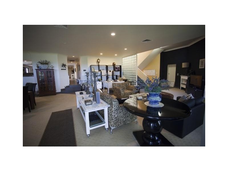 11 Bellara Street, Ashmore QLD 4214