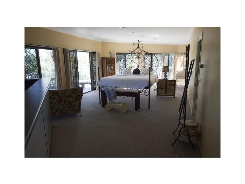 11 Bellara Street, Ashmore QLD 4214