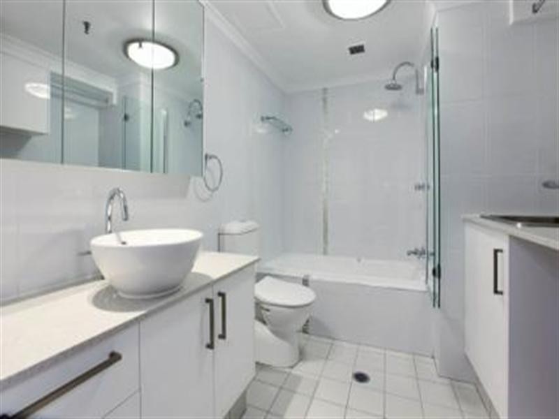 5 Clifford Street, Surfers Paradise QLD 4217