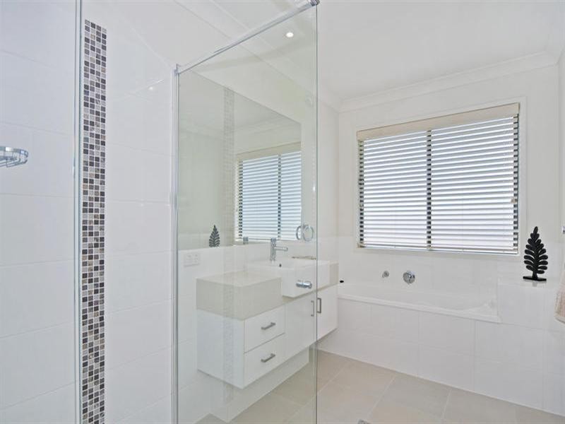 Pacific Pines QLD 4211