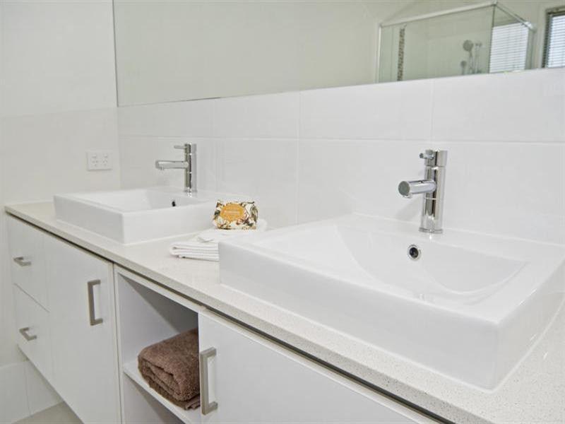 Pacific Pines QLD 4211