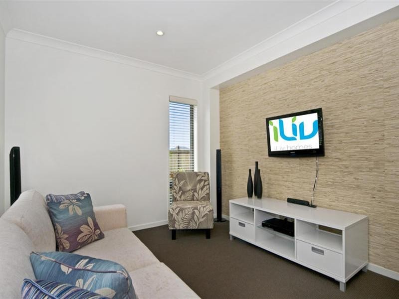 Pacific Pines QLD 4211