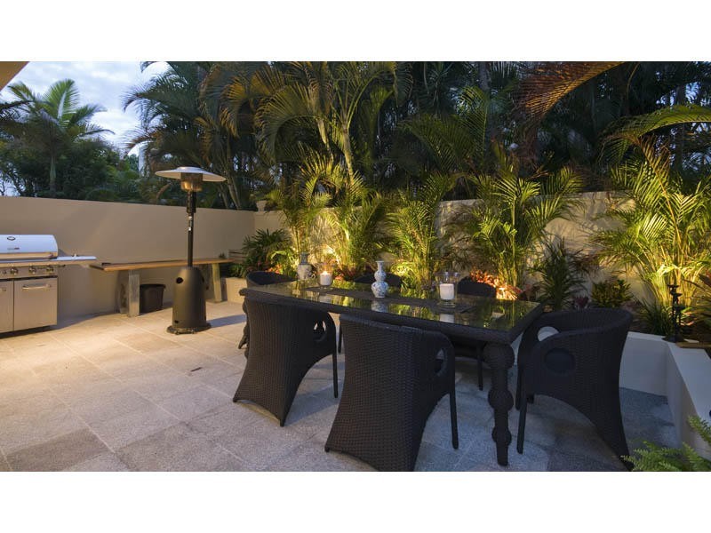 35A Hughes Avenue, Main Beach QLD 4217