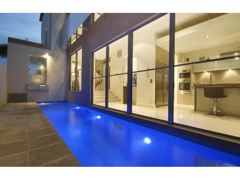 35A Hughes Avenue, Main Beach QLD 4217